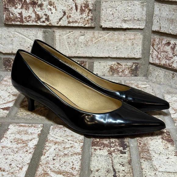Coach Black Patent Leather Kitten Heels Pointed Toe Size 8 Worn Twice Like New - Picture 2 of 9